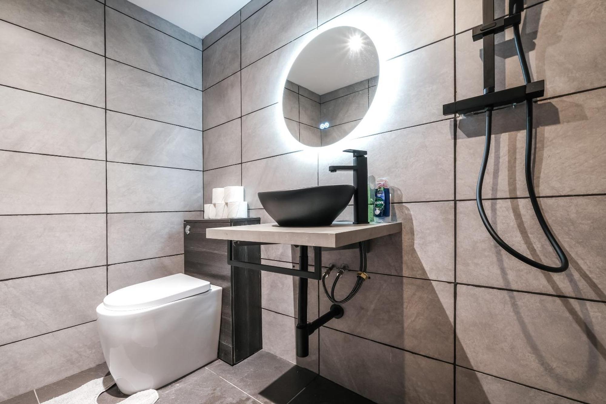 Spacious Apartment In Piccadilly Sleep 6 Vrb London Exterior photo
